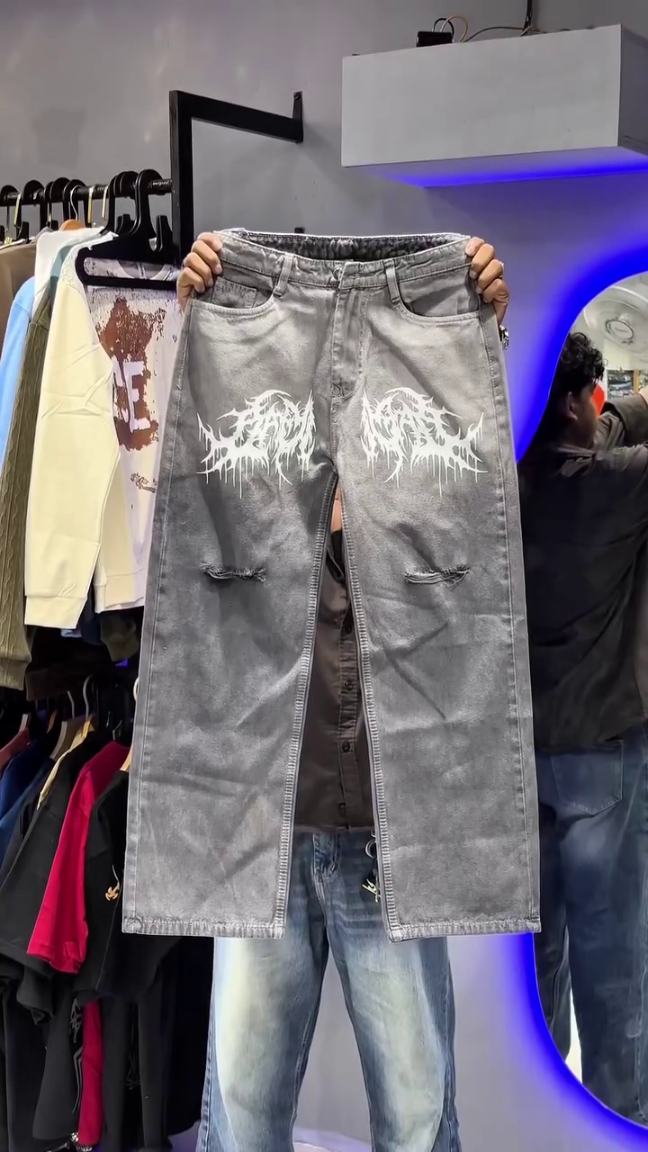 Baggy Jeans – Effortless Comfort Meets Street-Style Cool