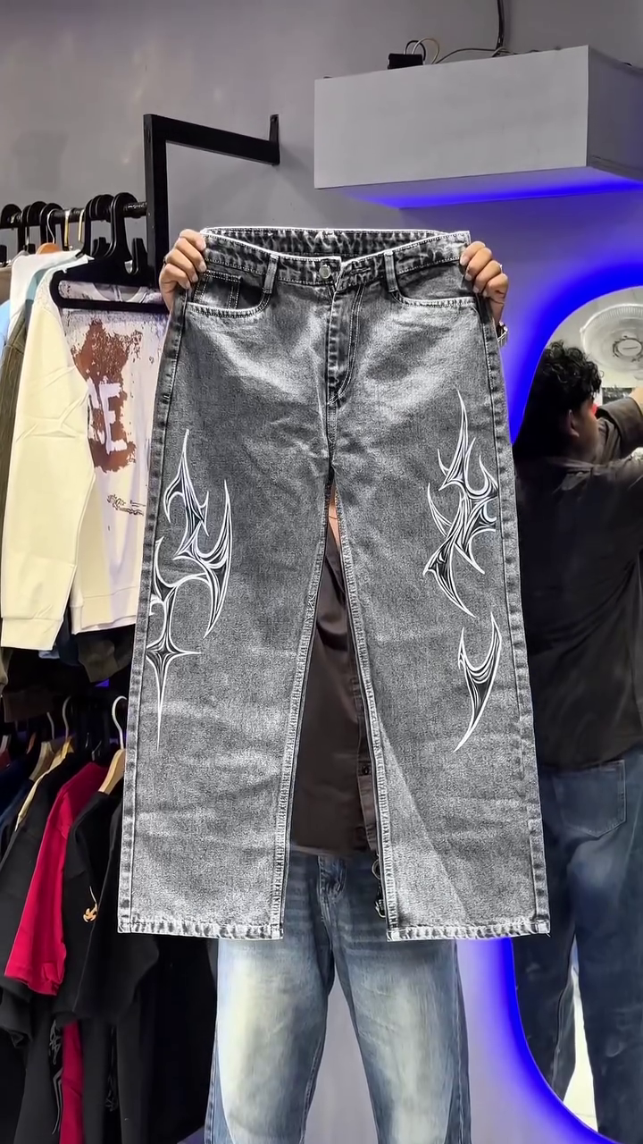 Baggy Jeans – Effortless Comfort Meets Street-Style Cool