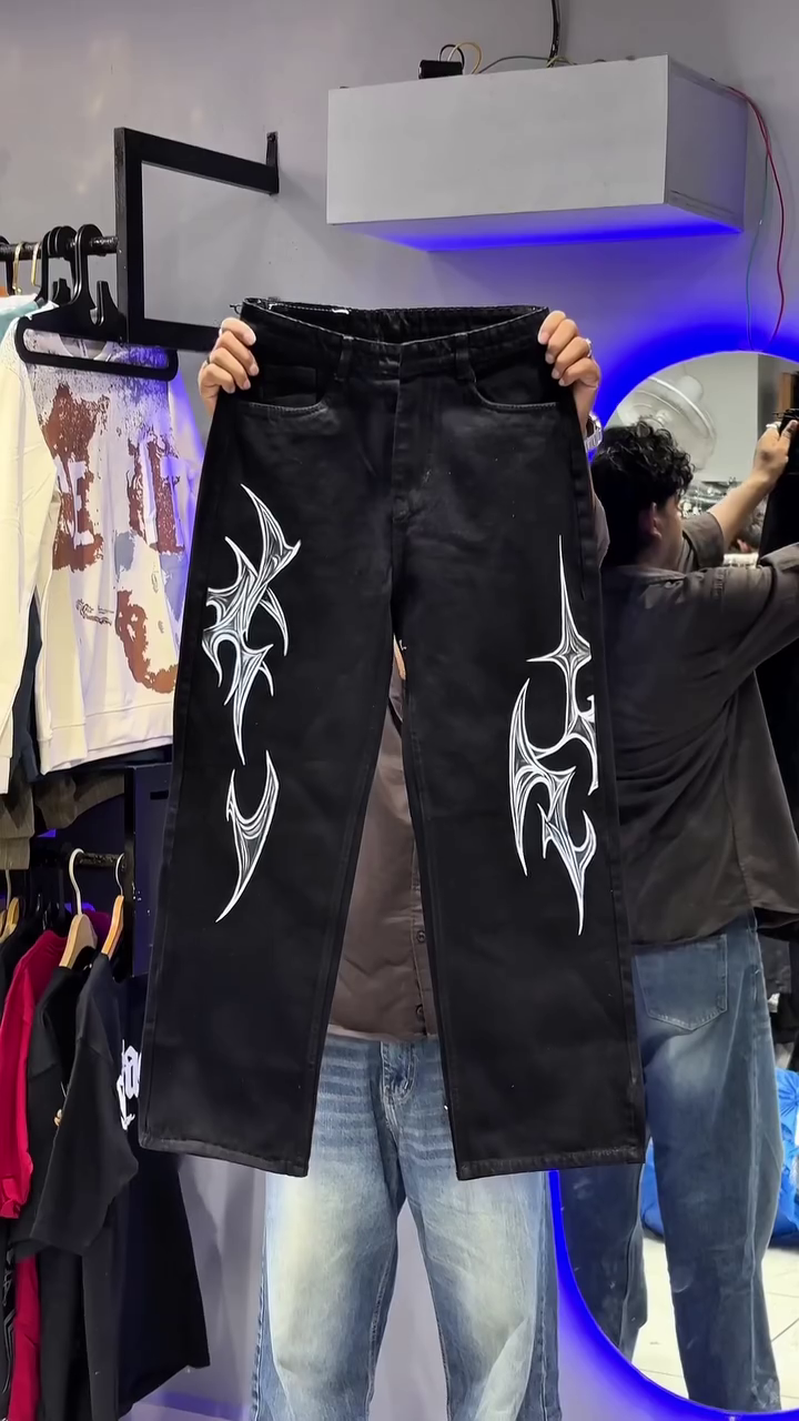 Baggy Jeans – Effortless Comfort Meets Street-Style Cool