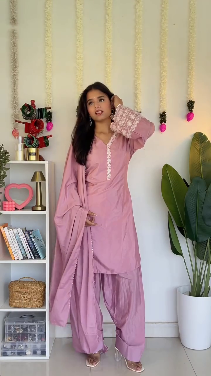 🌸 Soft Elegance in Blush: A Timeless Ethnic Statement