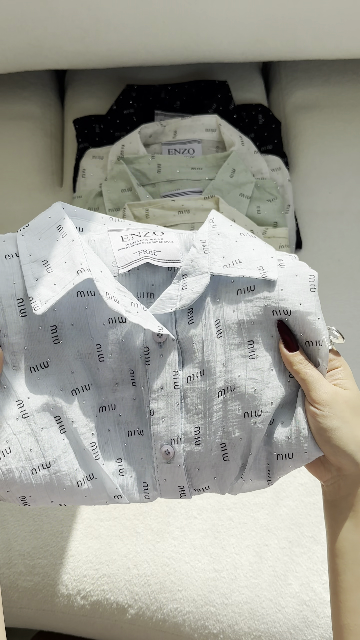 🌿 Everyday Elegance: Lightweight Printed Button-Down Collection