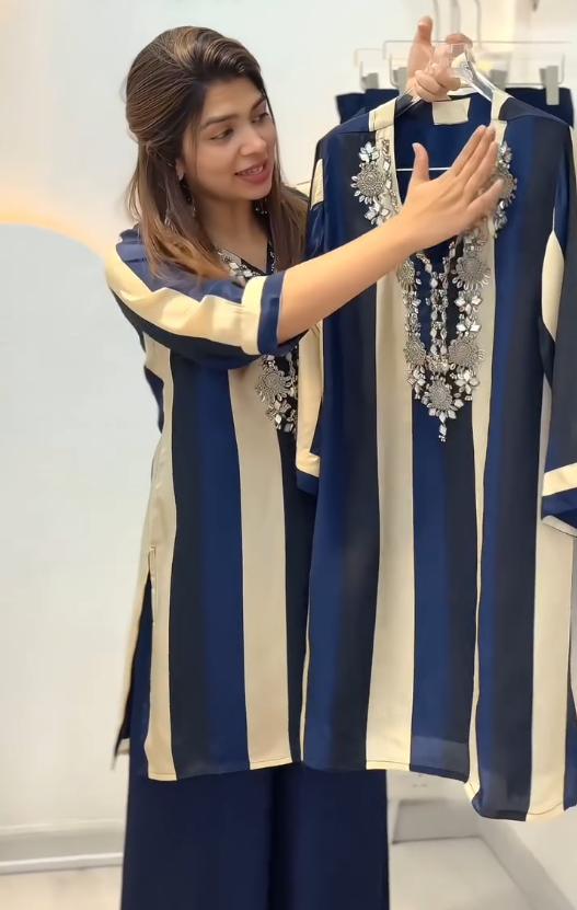 💙🤍 Navy & Beige Striped Kurti With Wide-Leg Pants – Effortless Chic Redefined 🤍💙