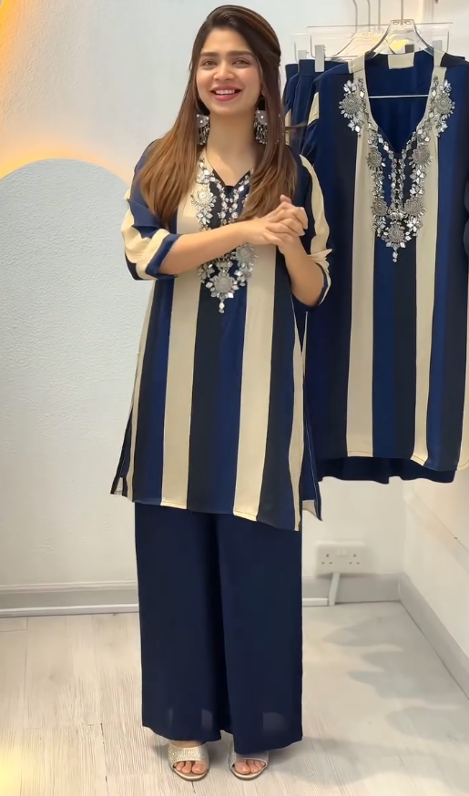 💙🤍 Navy & Beige Striped Kurti With Wide-Leg Pants – Effortless Chic Redefined 🤍💙