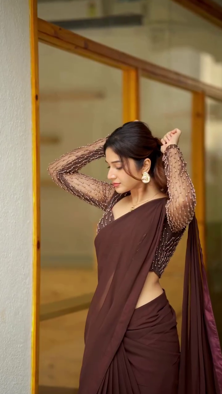 🤎✨ TRENDY BOLLYWOOD Plain Dyed Coffee Saree – Minimal Glam, Maximum Impact ✨🤎