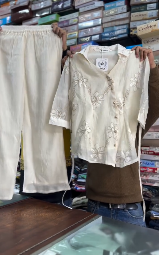 🍑✨ Peach Linen Blend Embroidered Shirt with Matching Trousers – Soft Sophistication, Perfectly Coordinated ✨🍑