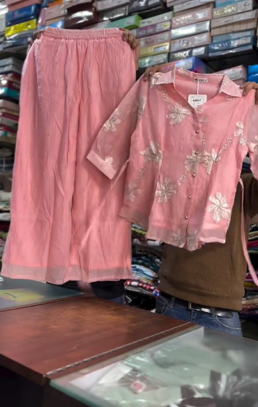 🍑✨ Peach Linen Blend Embroidered Shirt with Matching Trousers – Soft Sophistication, Perfectly Coordinated ✨🍑