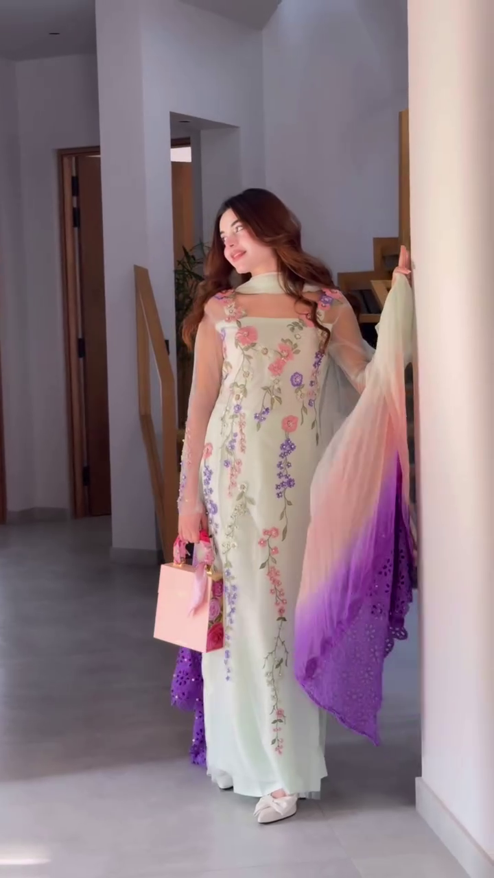 🌸✨ Women’s Pure Organza Embroidered & Printed Straight Kurta with Dupatta Set – Sheer Elegance Redefined ✨🌸