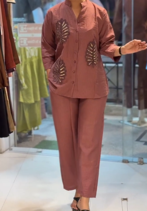 🌸✨ Floral Embroidered Pure Cotton Shirt with Trousers – Elegant Comfort Meets Timeless Style ✨🌸