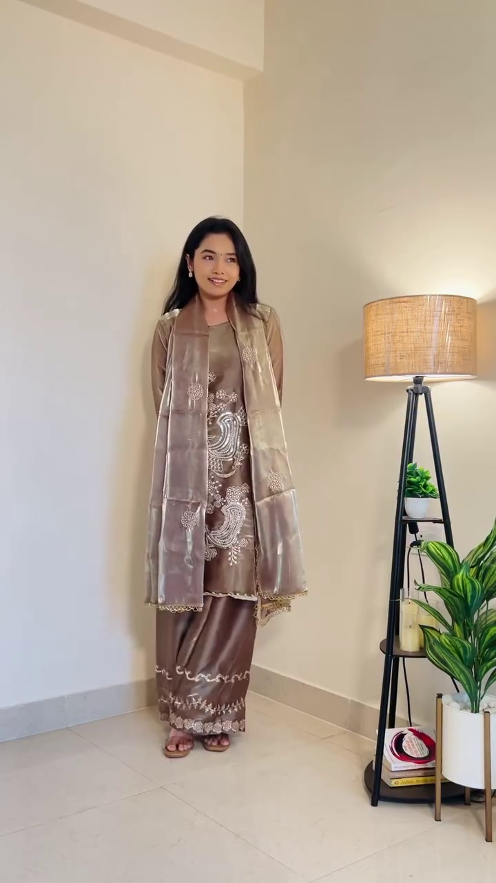 Elegant Rang Red Straight Kurta Set (Set of 3): Timeless Ethnic Style with Grace ❤️