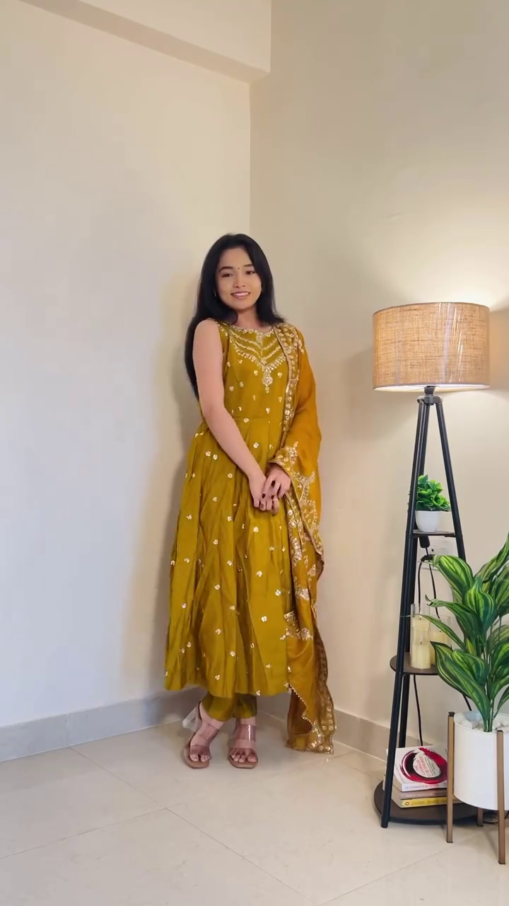 Elegant Rang Red Straight Kurta Set (Set of 3): Timeless Ethnic Style with Grace ❤️