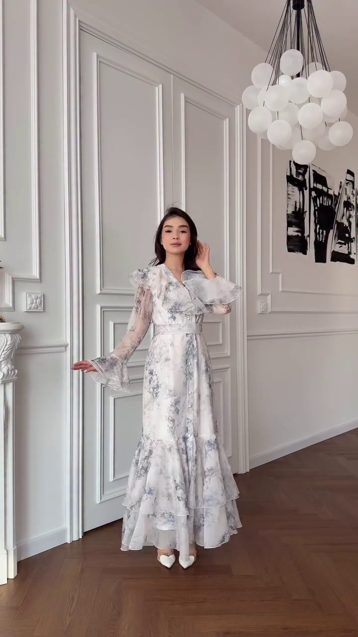 Chic V-Neck Ruffle Edge Floral Printed Dress – Effortless Feminine Elegance 🌸