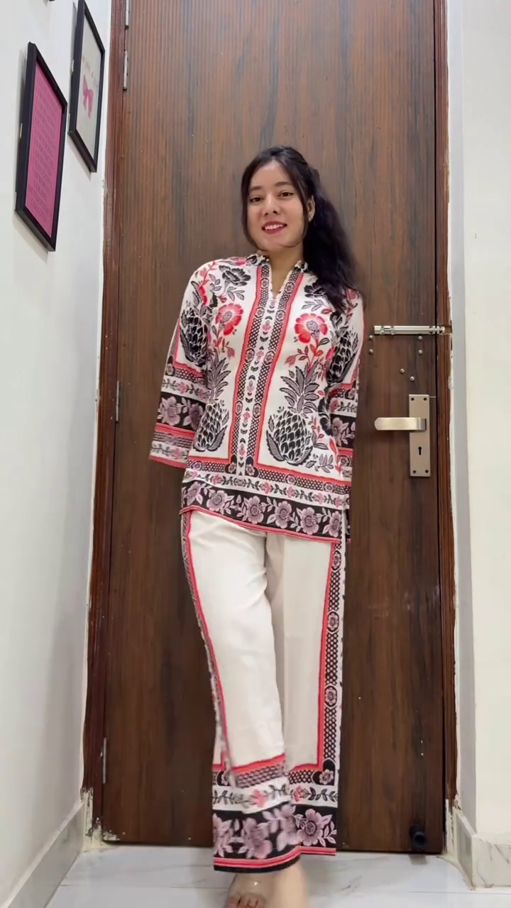 Elegant Women’s Floral Printed Turkish Co-Ord Set – Effortless Style & Modern Comfort 🌸