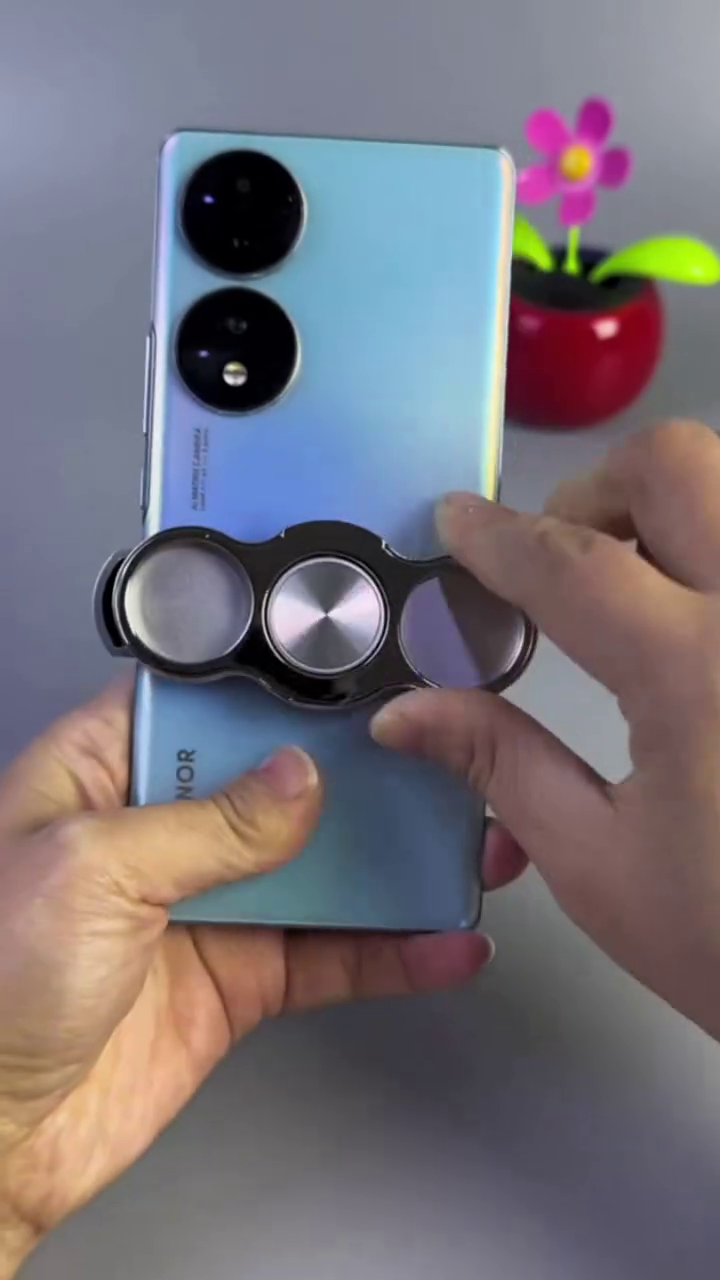 2-in-1 Phone Gripper & Stand – Secure Grip and Hands-Free Viewing Anywhere 📱