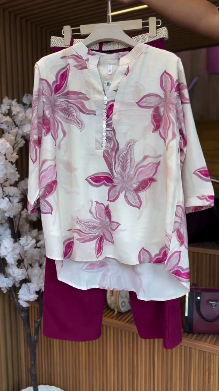 Women’s Floral Print Kurta and Pants Set – Effortless Elegance in Bloom 🌸✨