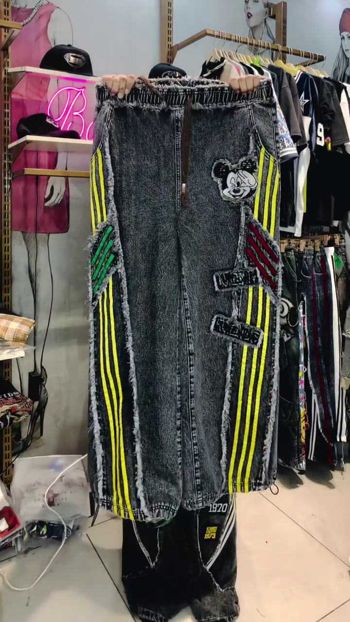 Effortless Street Style Starts with Baggy-Fit Denim Pants