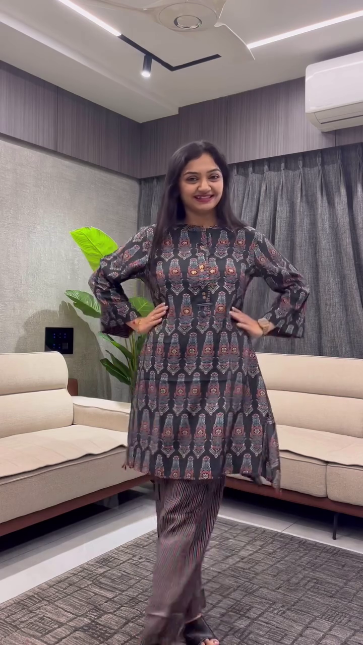 Chic Contrast: Maroon & Black Printed Short Kurti with Wide-Leg Trousers
