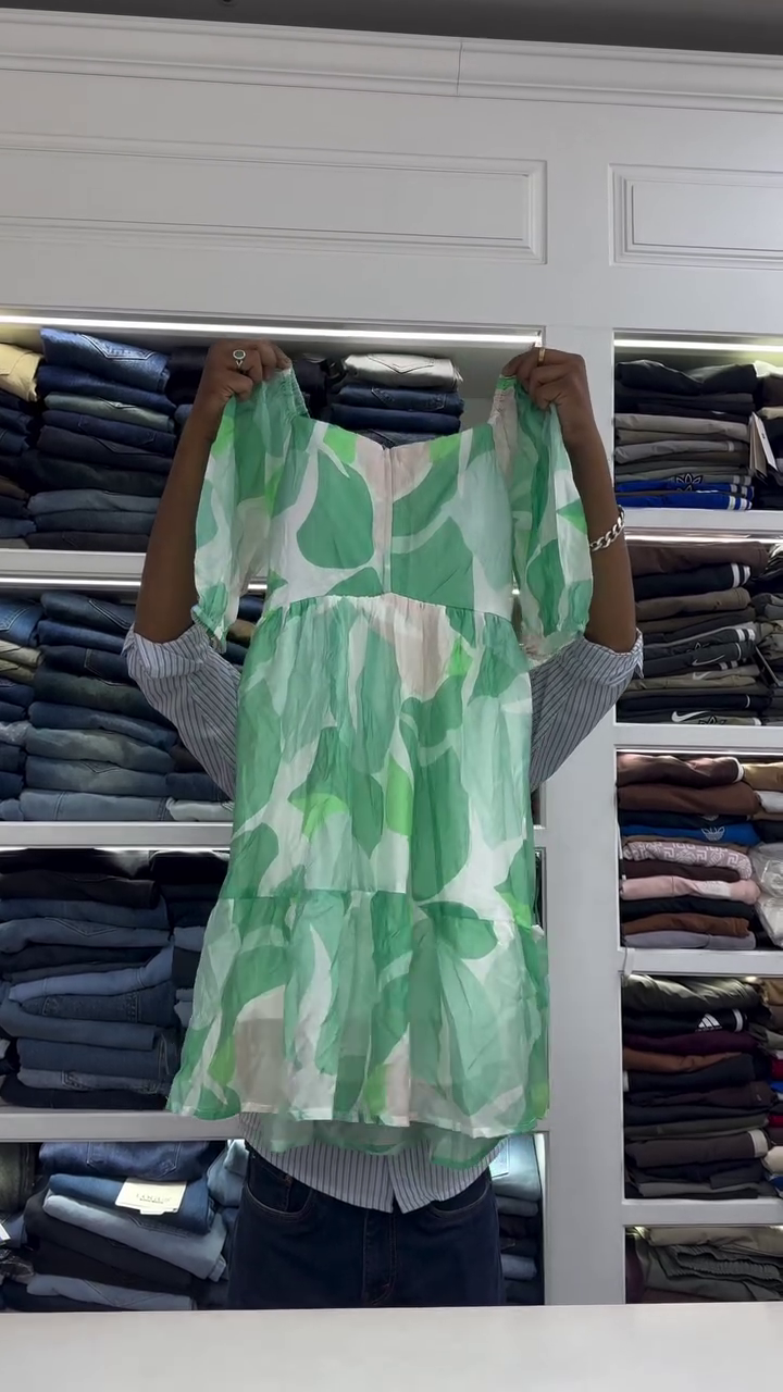 Feminine Charm: Pink Floral Print A-Line Dress