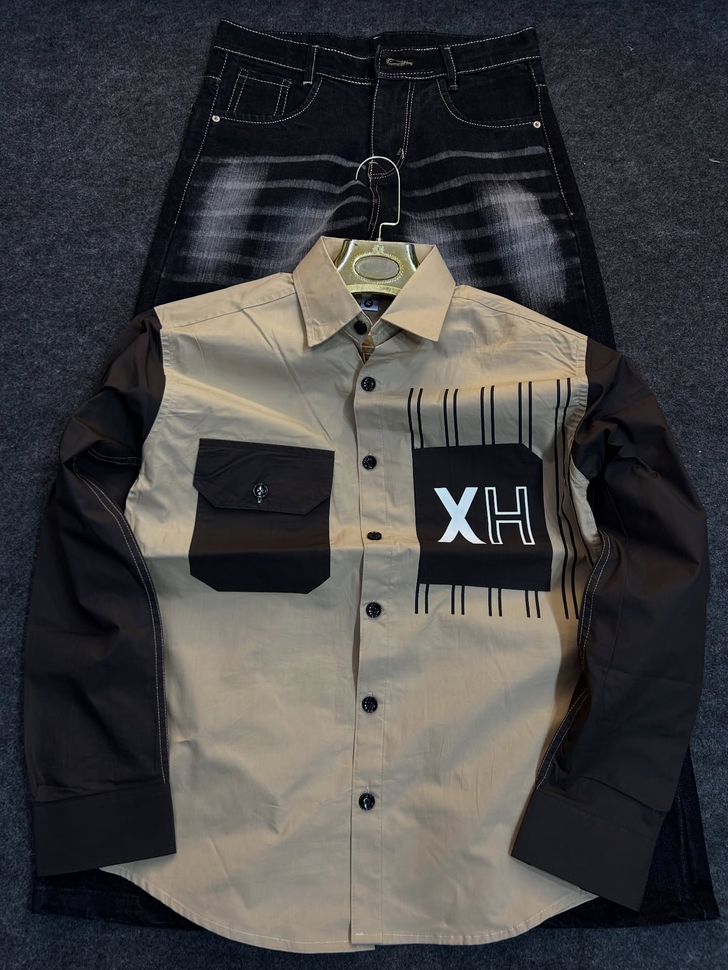 Bold & Casual: Men’s Color-Blocked Shirt with Jeans Combo