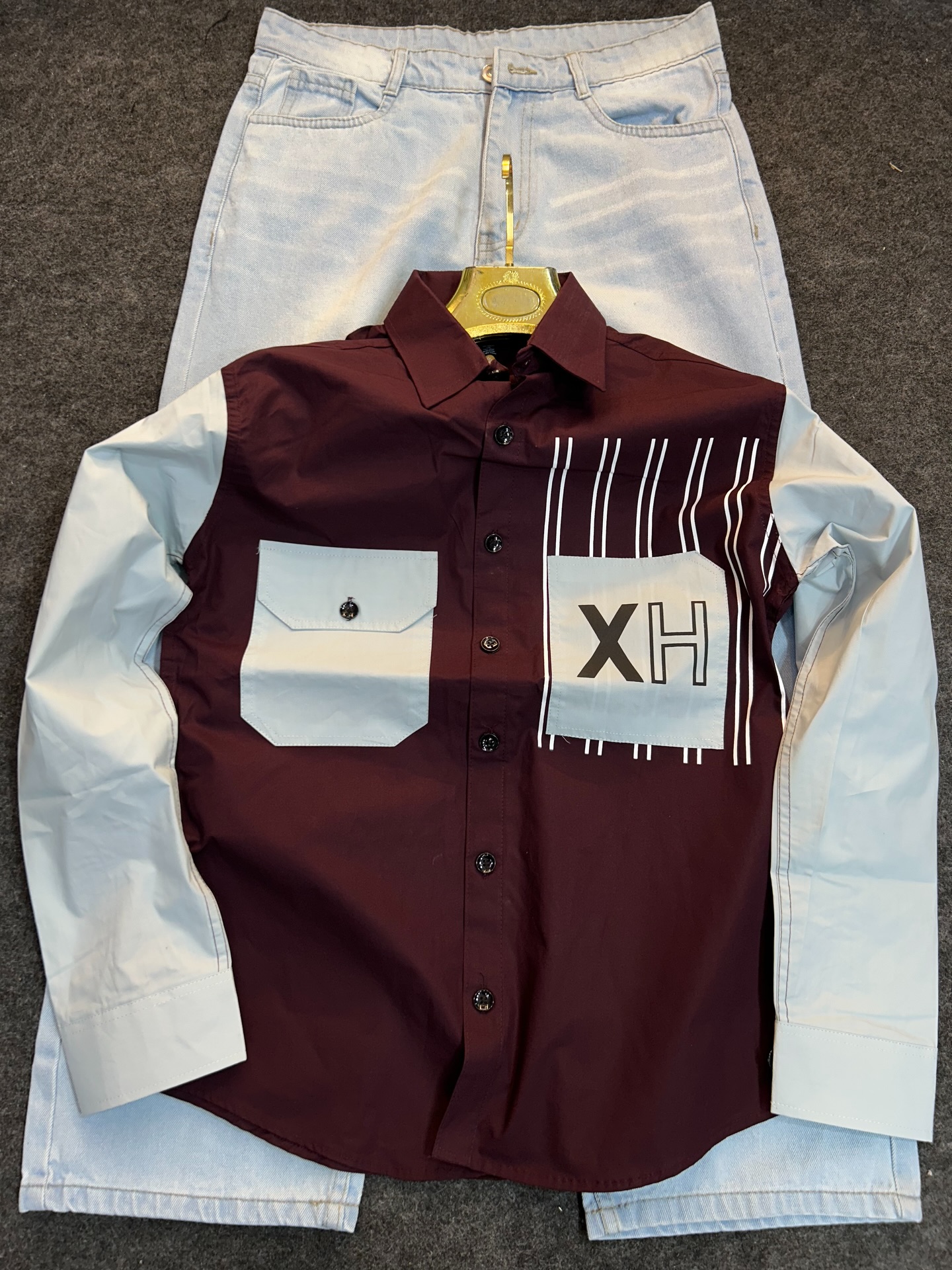 Bold & Casual: Men’s Color-Blocked Shirt with Jeans Combo