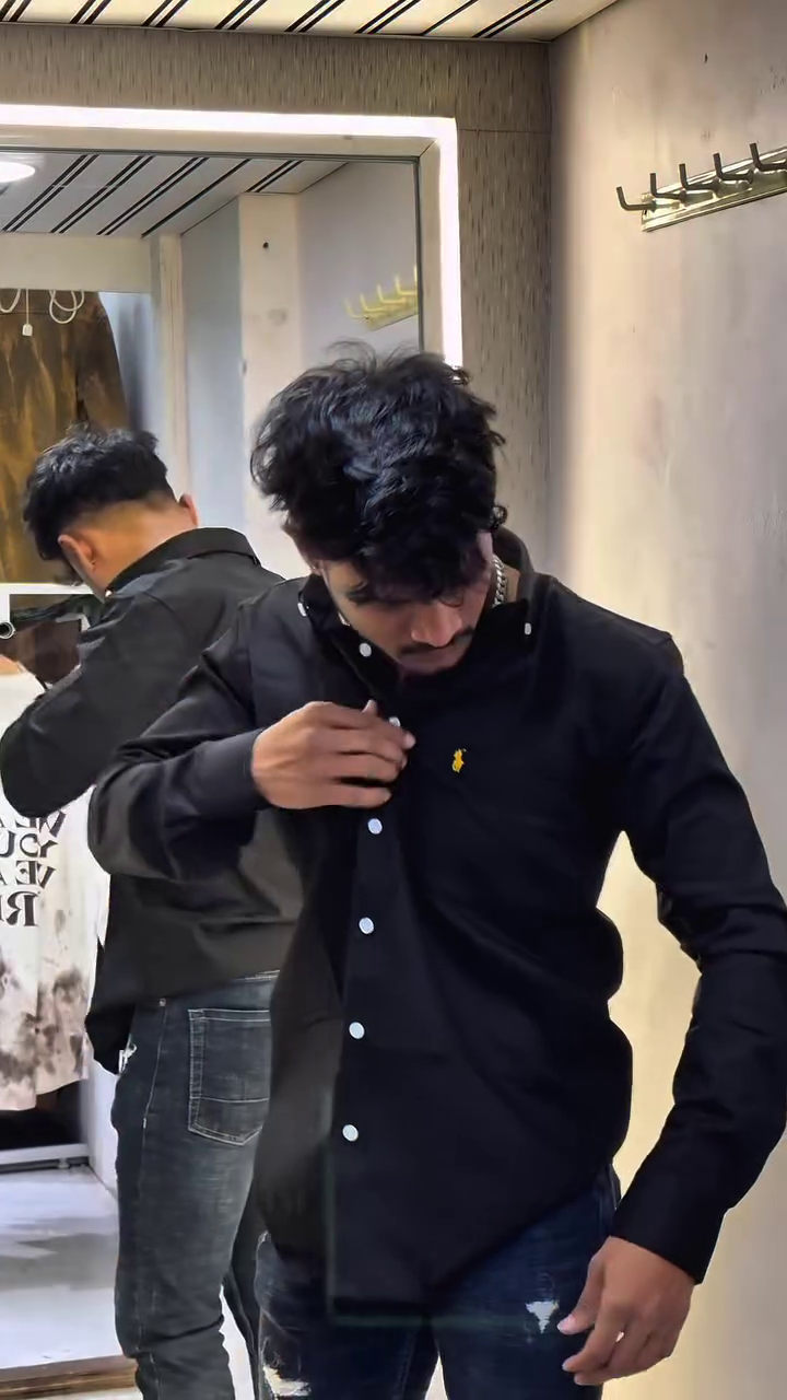 Timeless & Versatile: Solid Grey Casual Button-Down Shirt