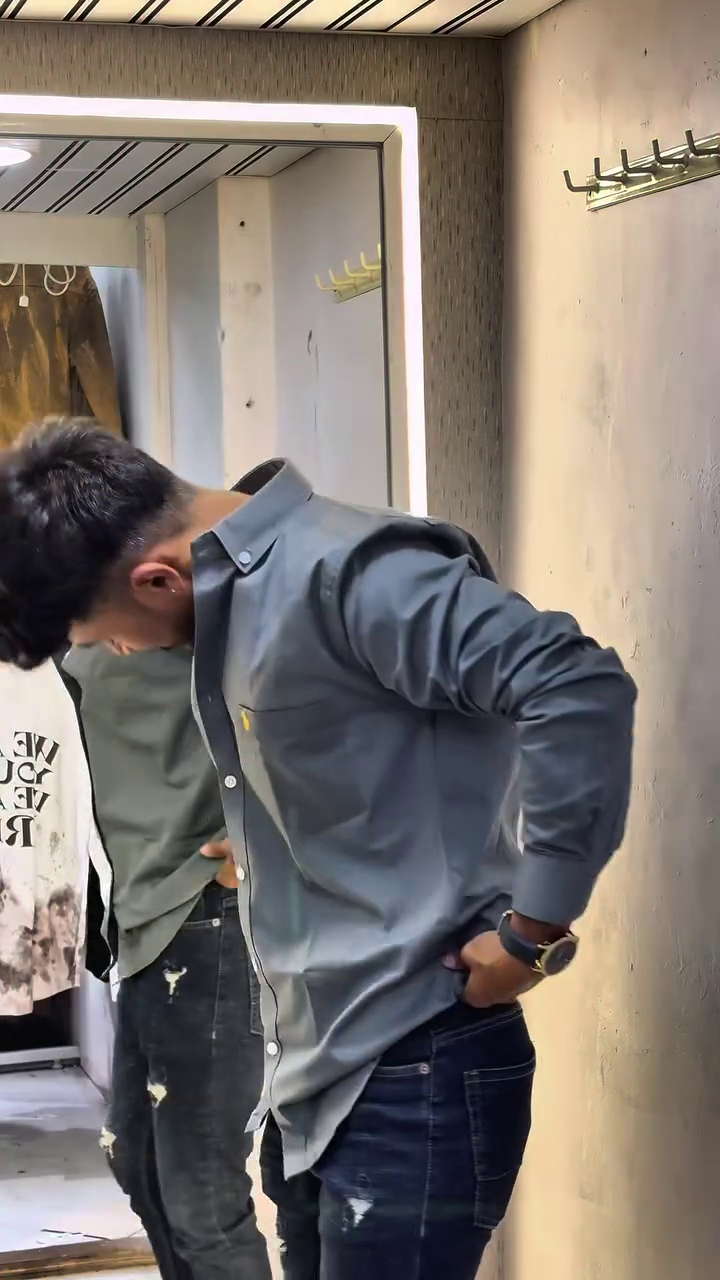 Timeless & Versatile: Solid Grey Casual Button-Down Shirt