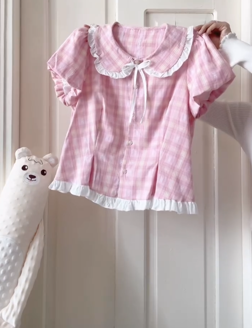 Women’s Plaid Gingham Top – Peter Pan Collar with Puff Sleeves for a Vintage Chic Look