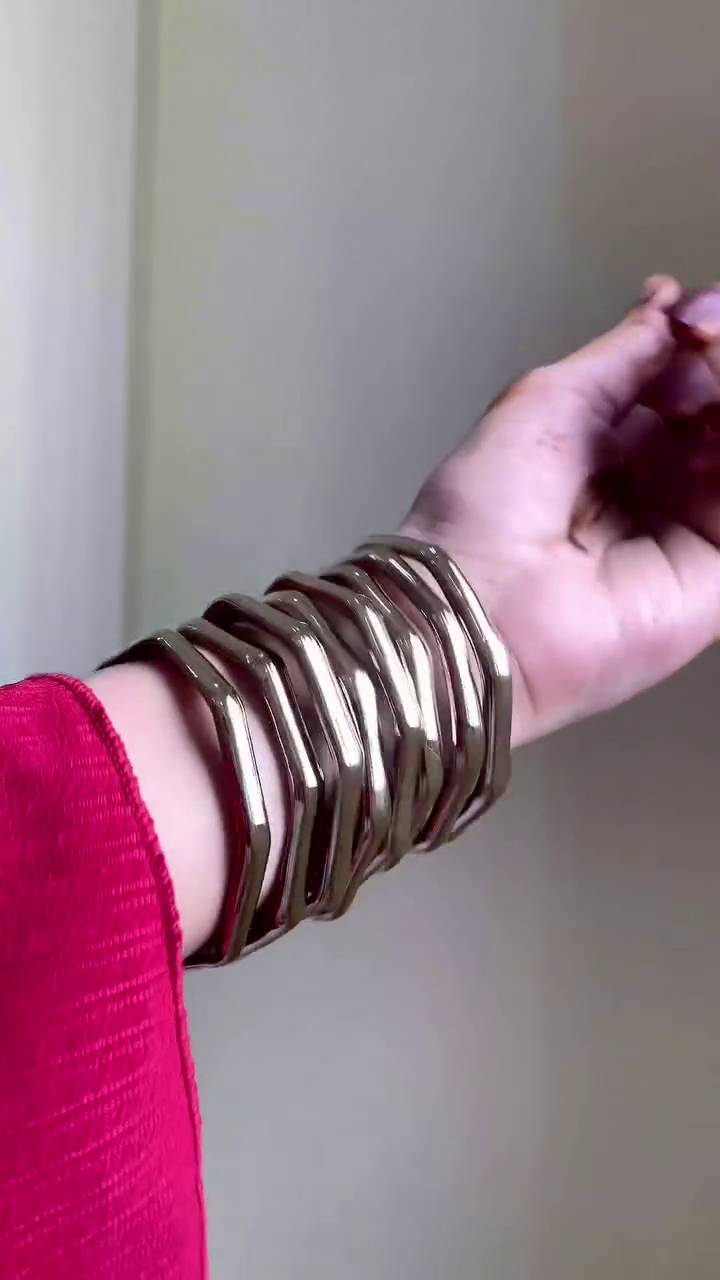 Enamel (Meenakari) Bangles – Traditional Handcrafted Jewelry with Vibrant Artistic Detailing