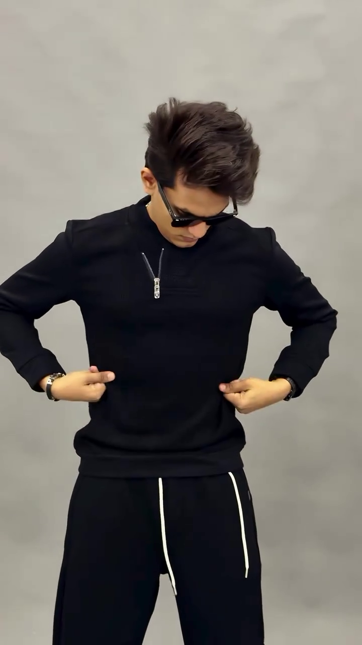 Man Wearing Black Quarter-Zip Long-Sleeve Sweater – Minimalist Smart Casual Winter Style