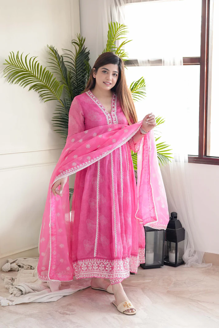 Take Your Style To The Next Level With Our Gulab Pink Anarkali Suit Set!