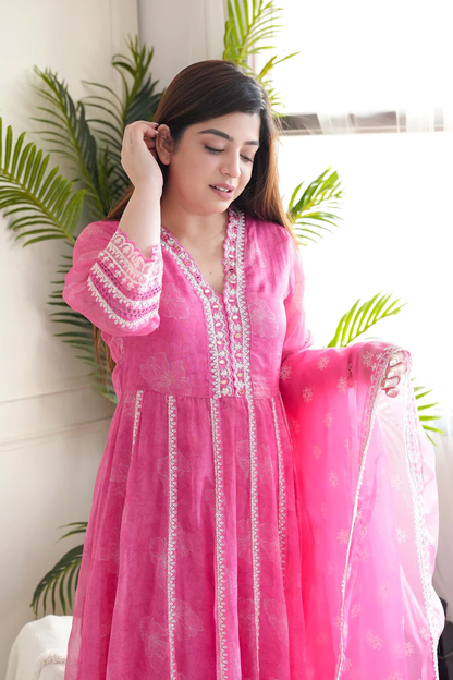 Take Your Style To The Next Level With Our Gulab Pink Anarkali Suit Set!