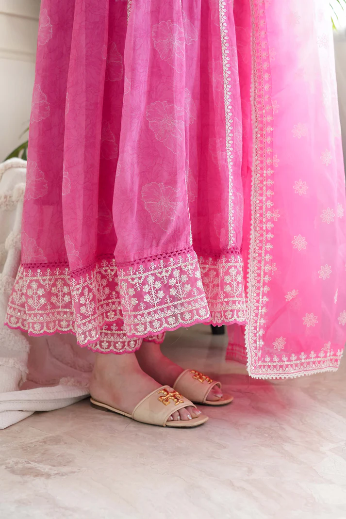 Take Your Style To The Next Level With Our Gulab Pink Anarkali Suit Set!