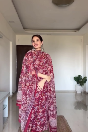 This Beautifully Crafted Mint Chanderi A-line Kurta Set