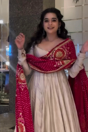 ✨ Buy This Beautiful Anarkali With Dupatta & Pant ✨